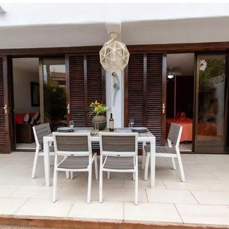 Apartment Stunning With Own Garden Close To Beach. Playa de las Americas (Tenerife)